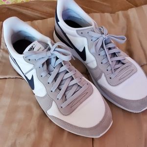 Nike fashion sneakers